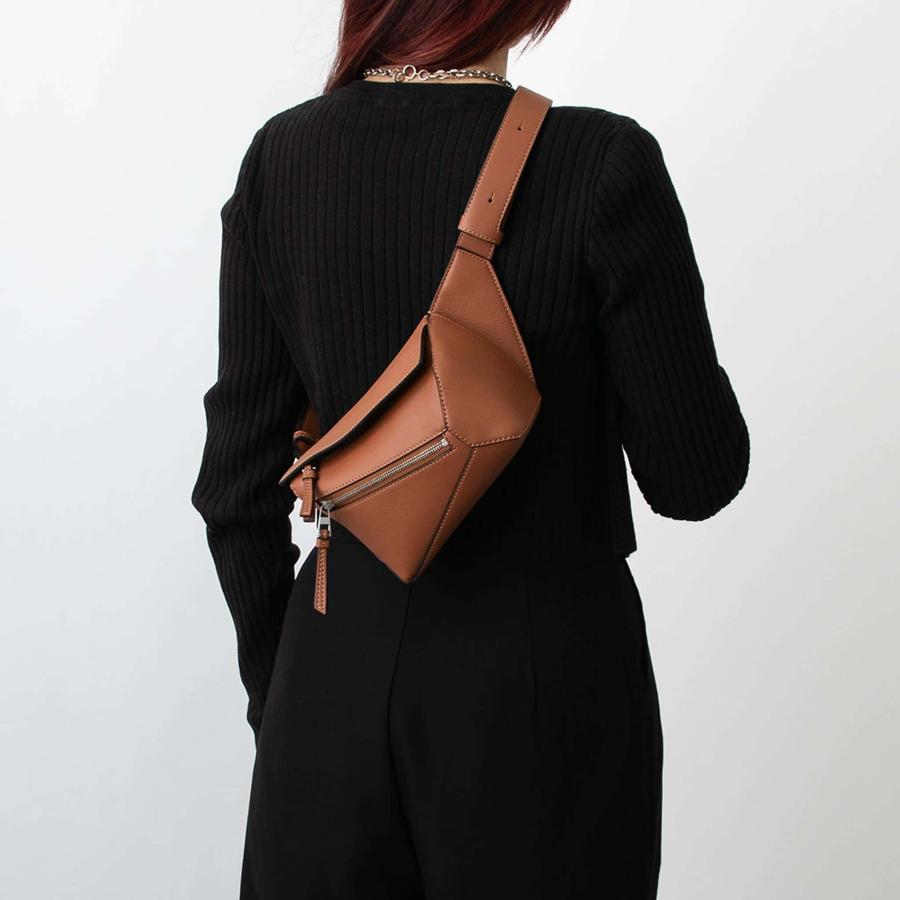 LOEWE（ロエベ） バッグ ボディバッグ PUZZLE BUMBAG MINI パズル