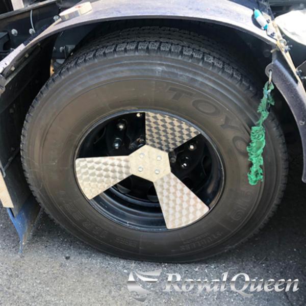 3枚羽 プロペラ スピンナー ウロコ柄 22.5インチ【RQWS2】 : Royal