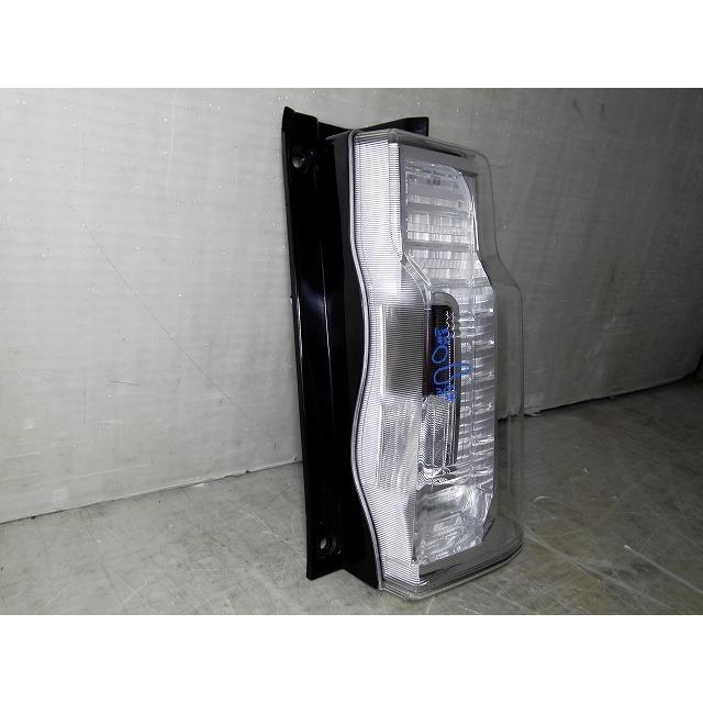 タント DBA-LA600S 右テールランプ ブレーキランプ ストップランプ