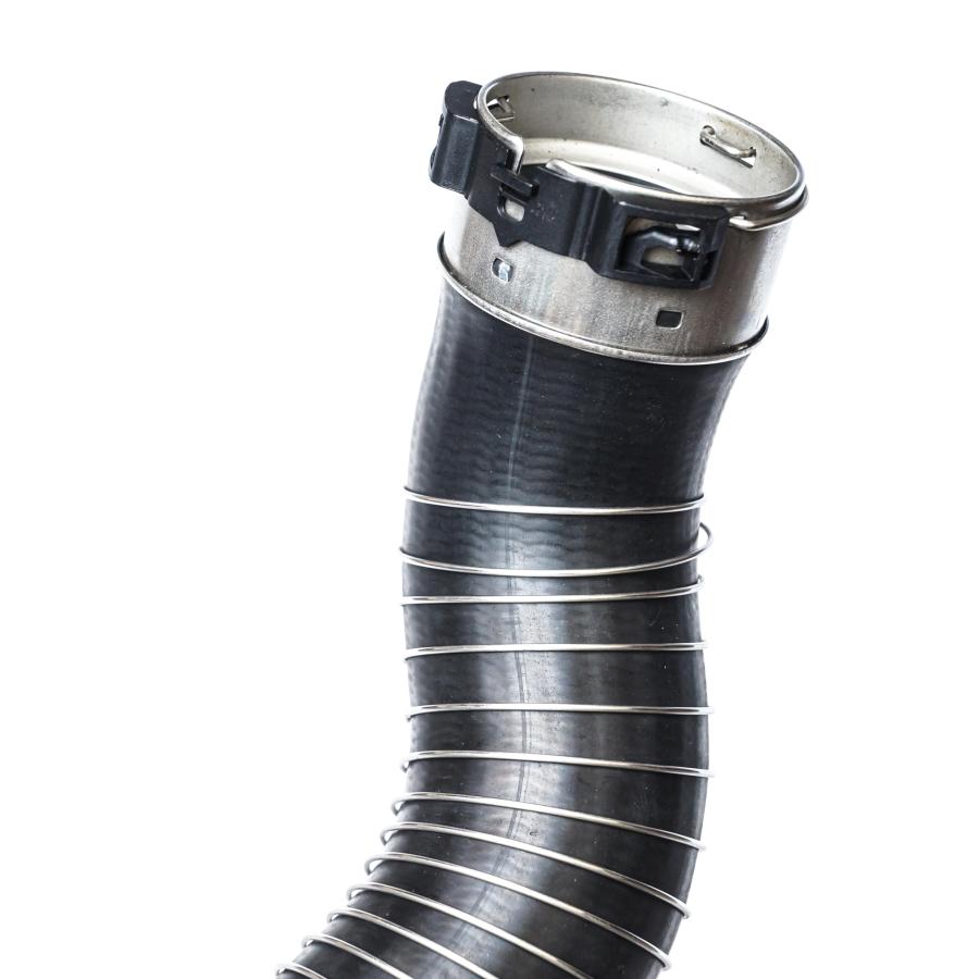 並行輸入品】144633XN8B ターボインタークーラーホース NissanS NV350