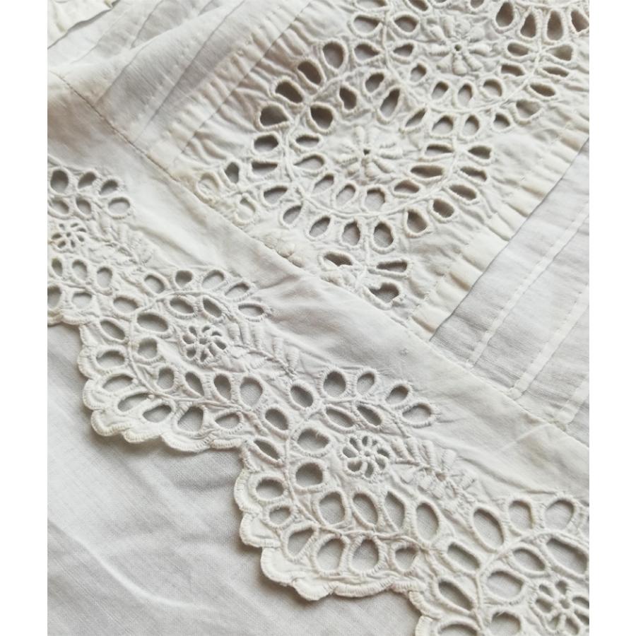 ホワイトワークとカットワーク ベビードレス イギリスアンティーク