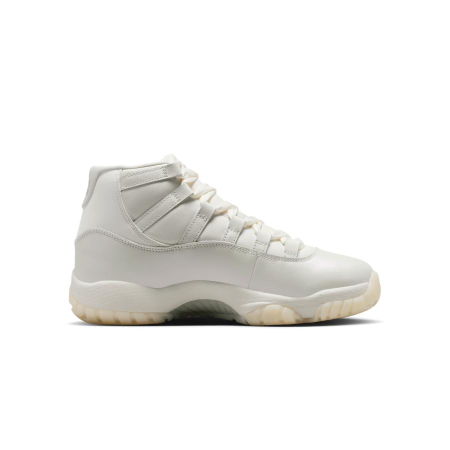 NIKE（ナイキ） バスケットボールシューズ エア ジョーダン 11 レトロ