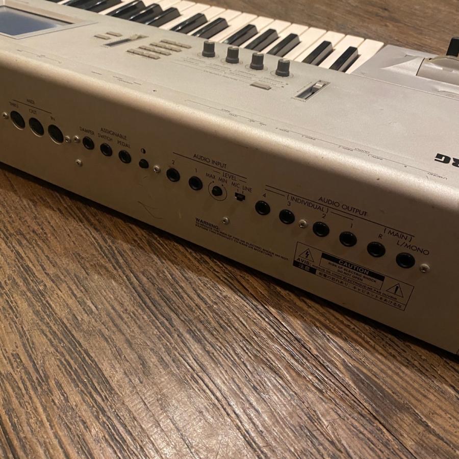 KORG（コルグ） KORG TRITON 61 Keyboard synthesizer シンセサイザー