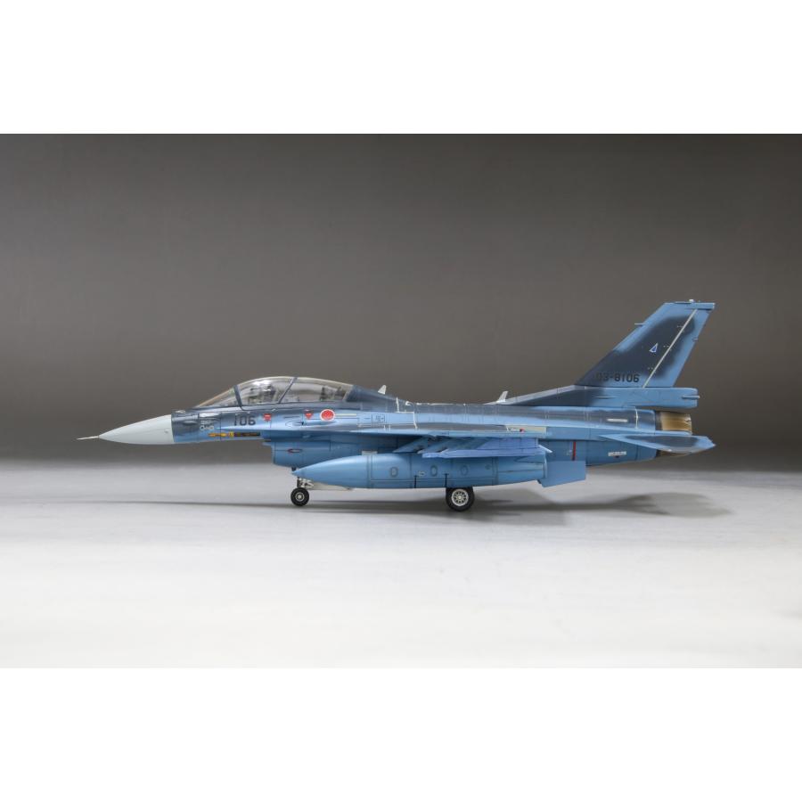 ファインモールド 1/72 航空自衛隊 F-2B 戦闘機 (w/パイロット