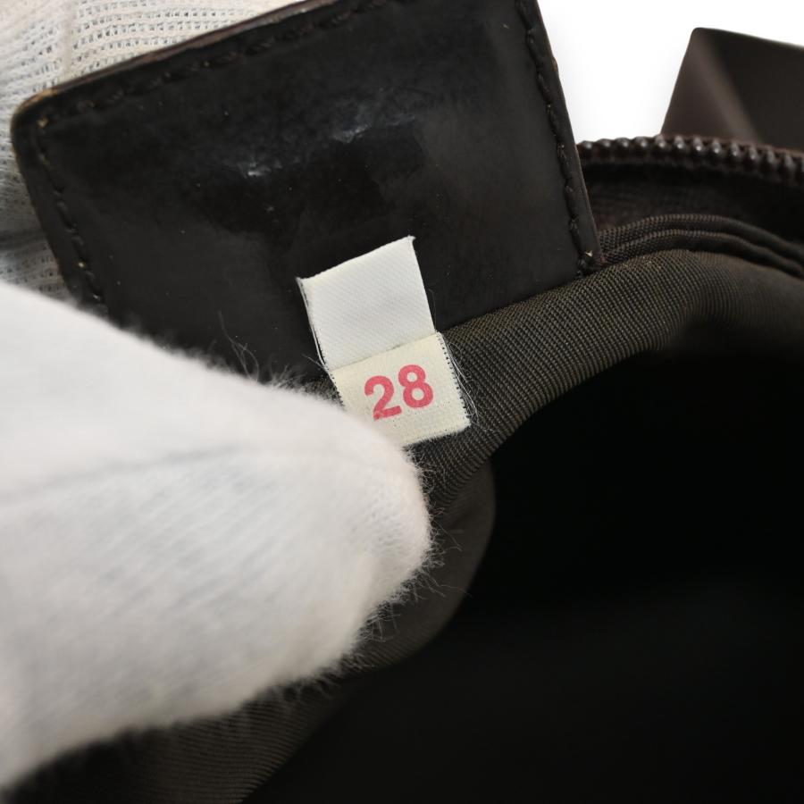 PRADA（プラダ） ロゴプレート ナイロン ショルダーバッグ カーキ B