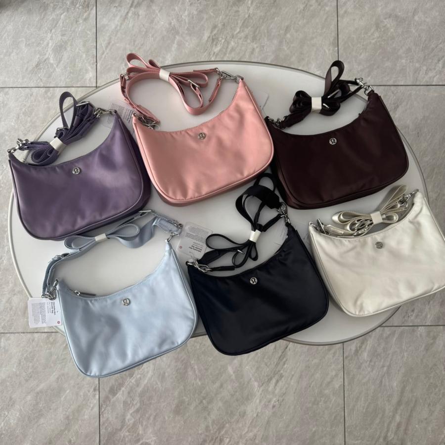 lululemon（ルルレモン） ショルダーバッグ City Essentials Small