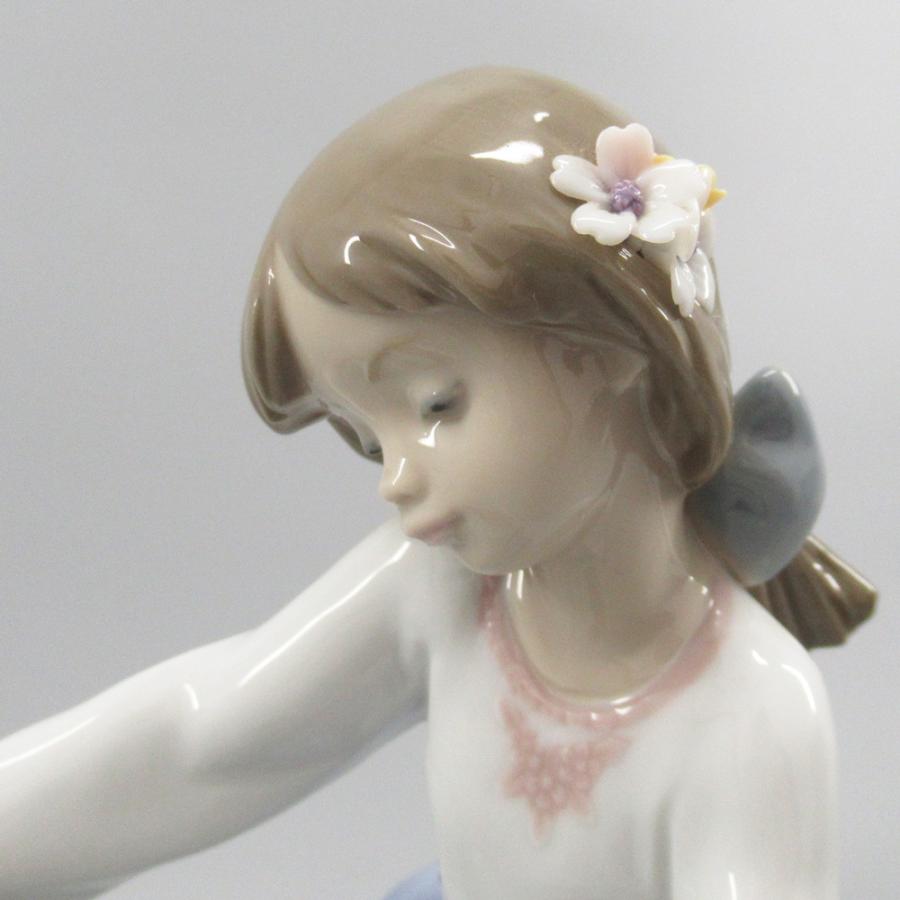 リヤドロ No.5688 「風邪をひかないように」 Lladro/陶器/置物/犬/少女
