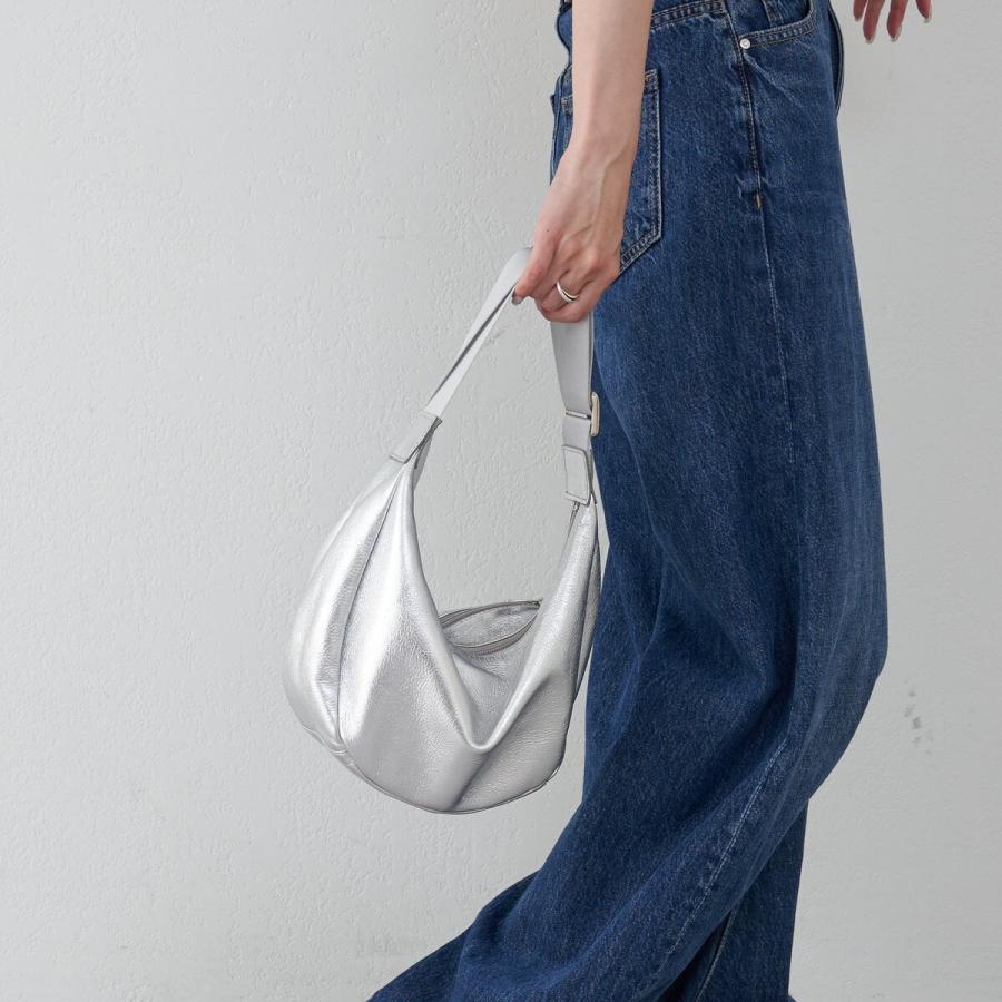 russet（ラシット） ソフトレザーラウンドショルダーバッグ【シルバー