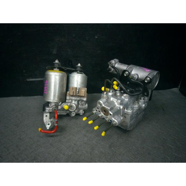 アクア NHP10 ABSアクチュエーター 44590-52271 ブレーキブースター