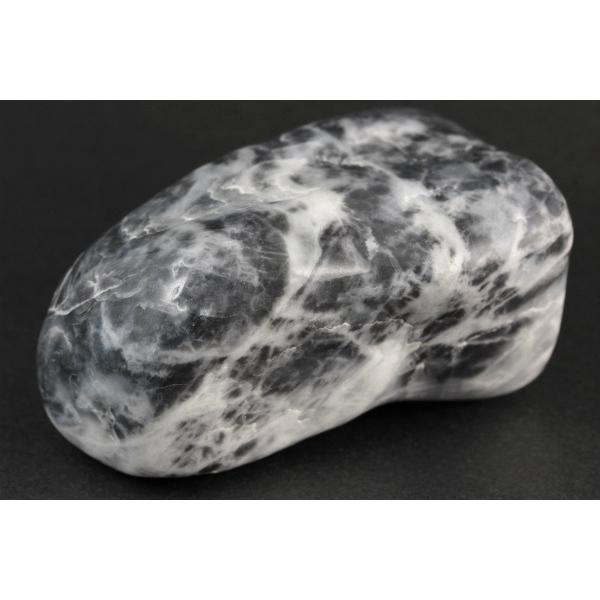 糸魚川産 黒翡翠 原石 磨き 285g : 天然石通販キラリ石 Yahoo!店