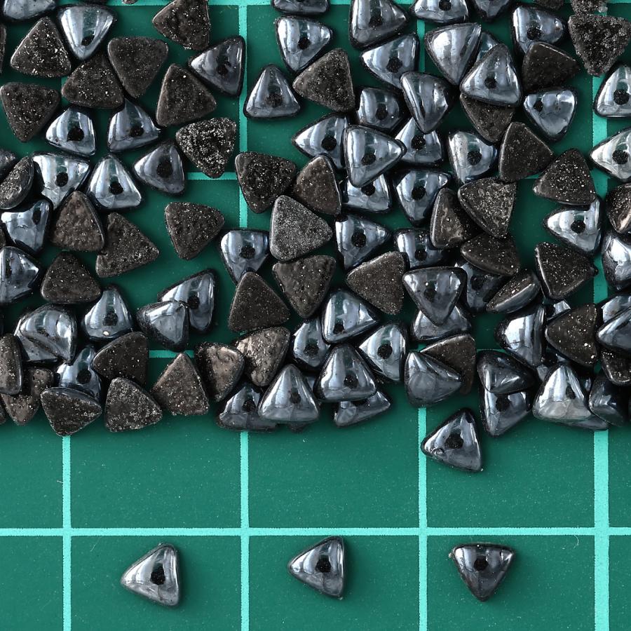 ネイルパーツ 三角 黒 4mm 1000個 セラミック製 3D デコ ネイル
