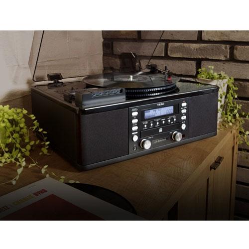 TEAC（ティアック） ターンテーブル付CDレコーダー LP-R550USB