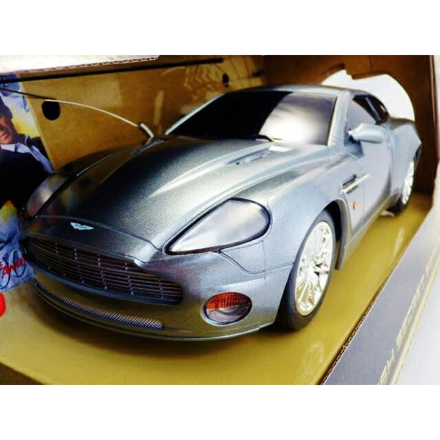 ラジコン 007 タイトルメロディー付 光るヘッドライト ミサイル発射