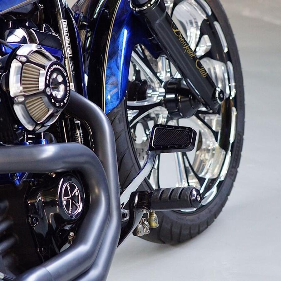 M8ソフテイル ブレイクアウト ワイドブレーキペダル (ブラック) ノイズ