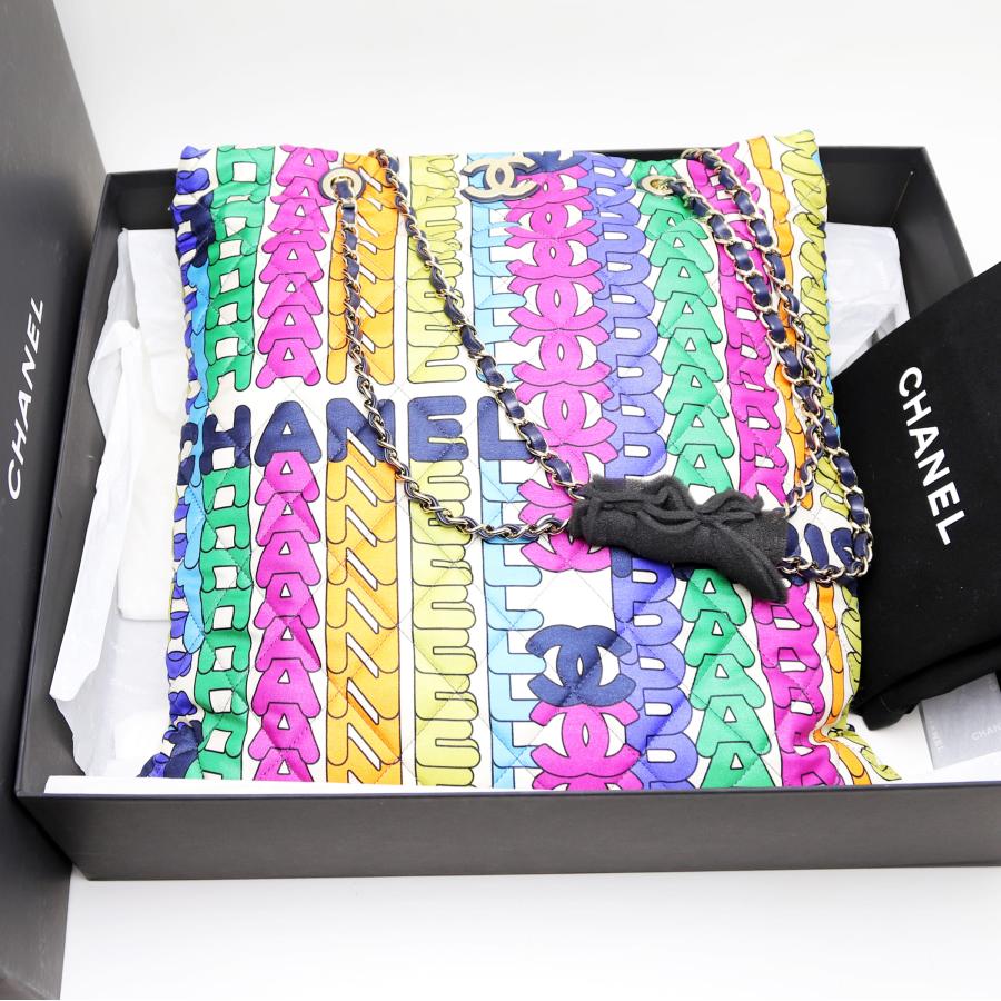 CHANEL（シャネル） 未使用品 キルティング チェーントートバッグ ロゴ