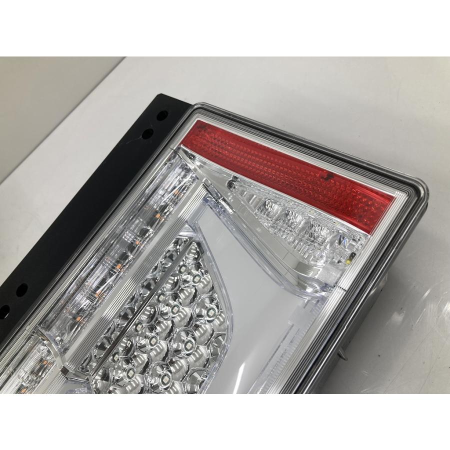 新車外し 小糸製作所 トラック用 オールLEDリアコンビネーションランプ