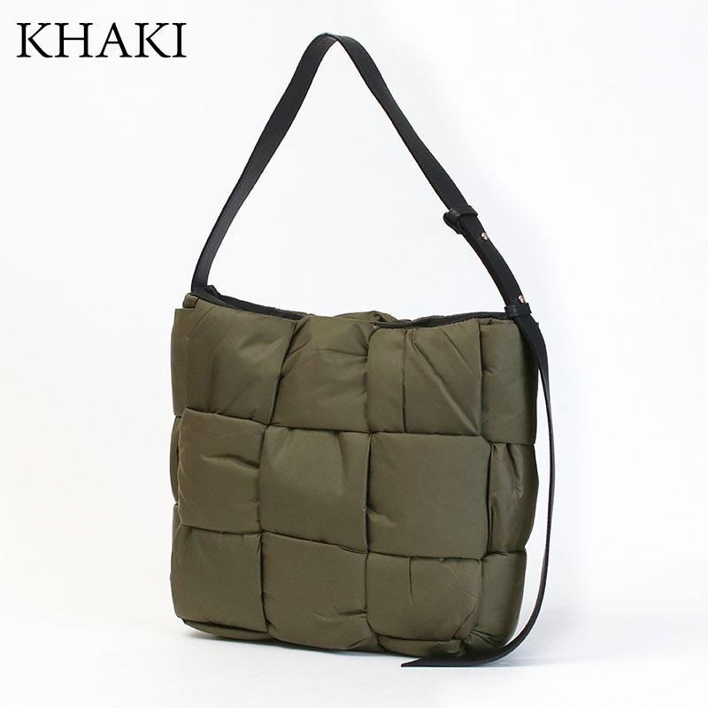 VIOLAd'ORO（ヴィオラドーロ） ショルダーバッグ ボンディングナイロン