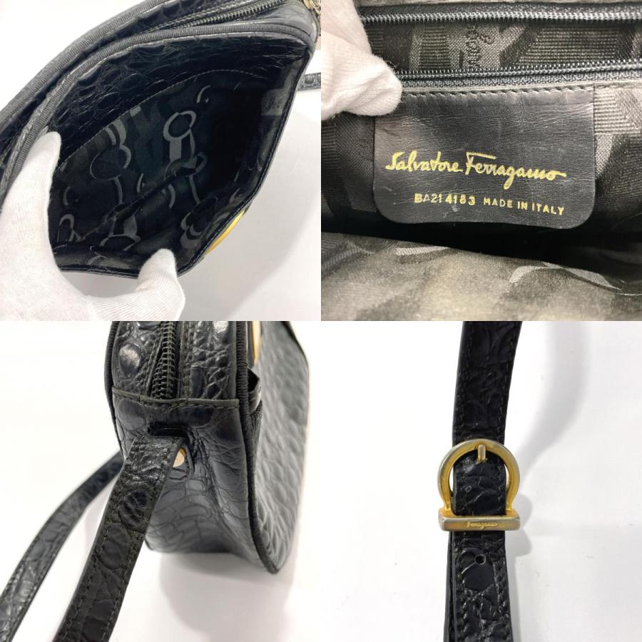 サルヴァトーレフェラガモ Salvatore Ferragamo ショルダーバッグ