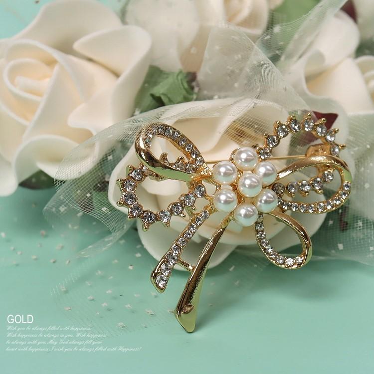 ブローチ おしゃれ リボンデザインパール 結婚式 入学式 卒業式