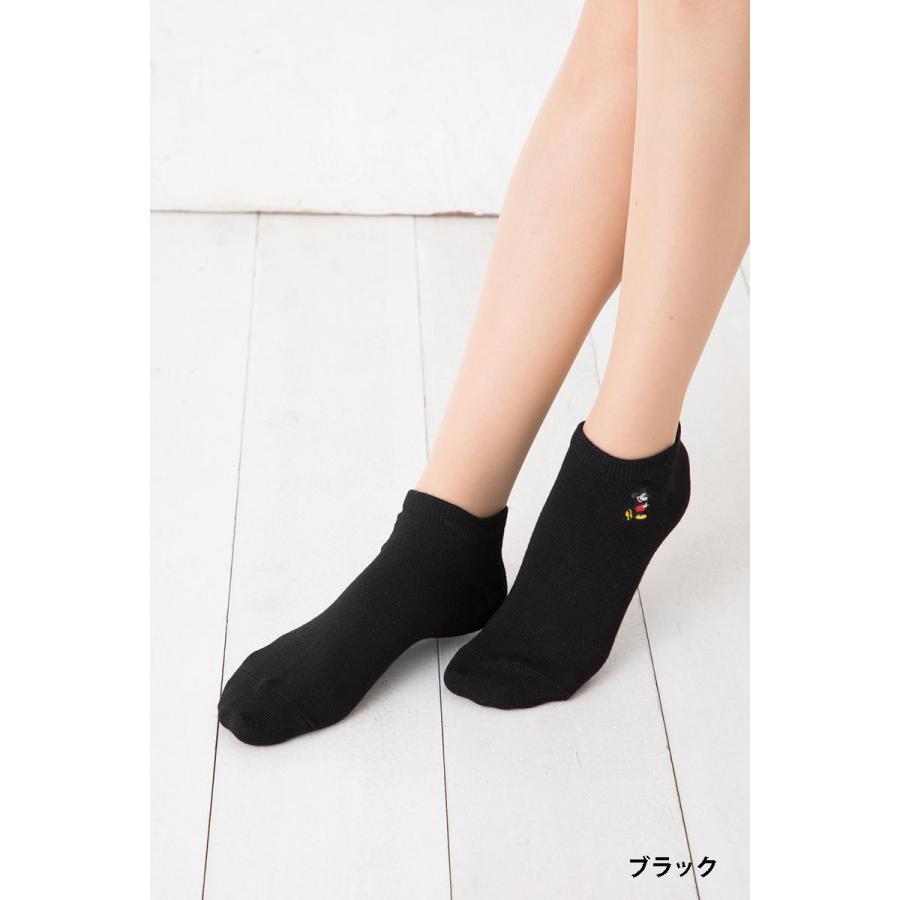 Disney（ディズニー） スニーカーソックス ミッキー刺繍 (黒 白