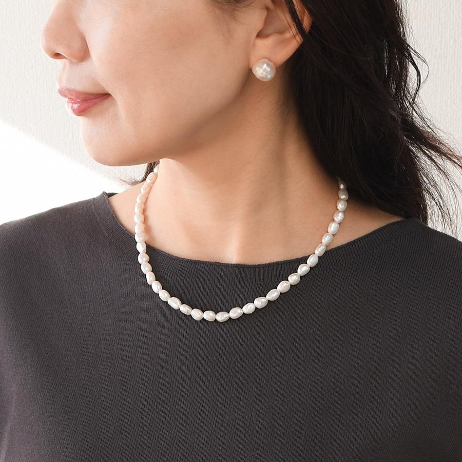 ケシ バロックパール ネックレス 普段使いに丁度いい 淡水真珠