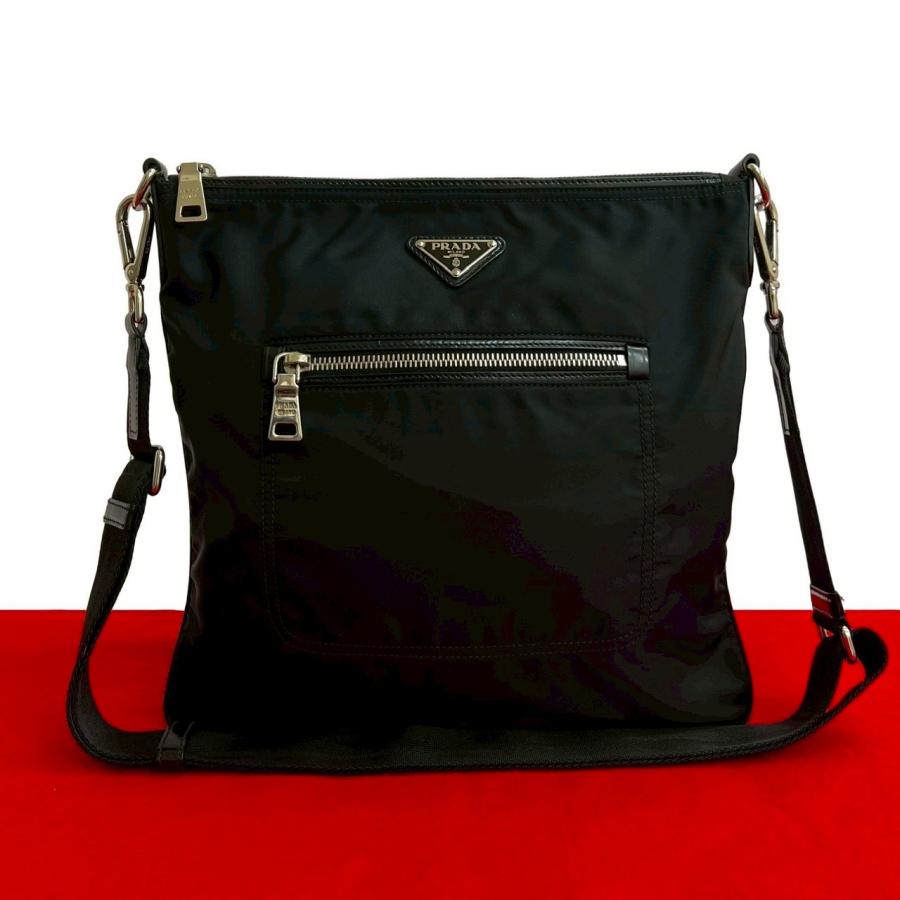 PRADA（プラダ） 極 美品 三角ロゴ プレート 金具 テスート ナイロン