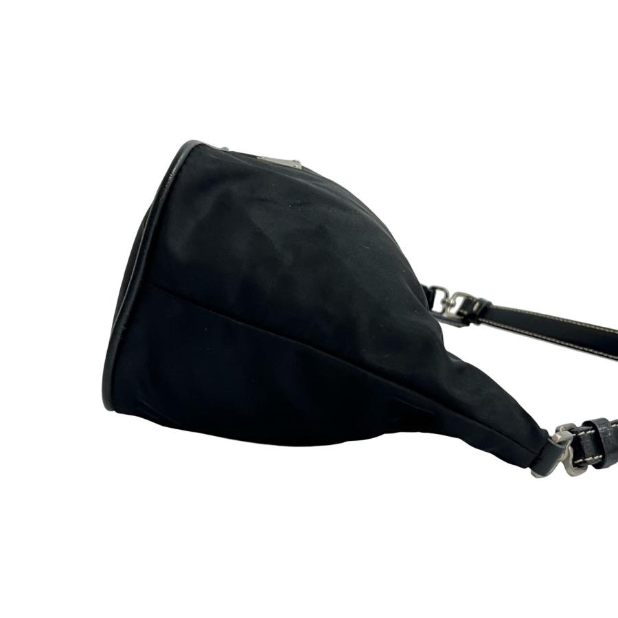 PRADA（プラダ） 極 美品 希少品 三角ロゴ 金具 テスート ナイロン