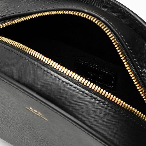 A.P.C.（アーペーセー） バッグ ショルダーバッグ ハーフムーン