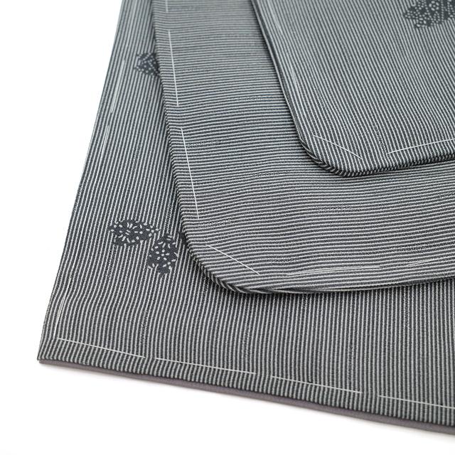 小紋 着物 未使用 正絹 袷 黒グレー 万筋 細縞 桜 カジュアル 春 冬