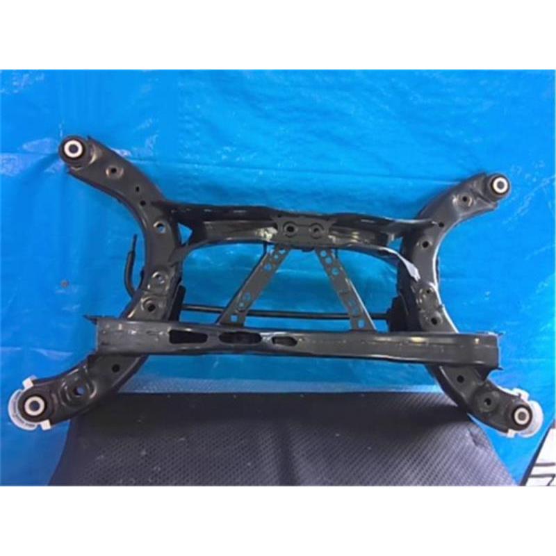 マツダ 純正 CX-8 《 KG2P 》 リアサスペンションクロスメンバ P61400