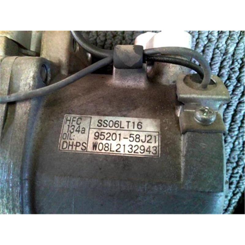 スズキ 純正 キャリー 《 DA63T 》 エアコンコンプレッサー P70300