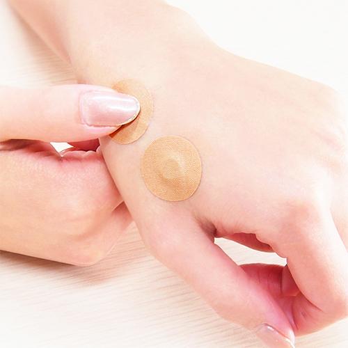 公式 貼り替えシール プラスターシール 100粒分 10シート 絆創膏 磁気