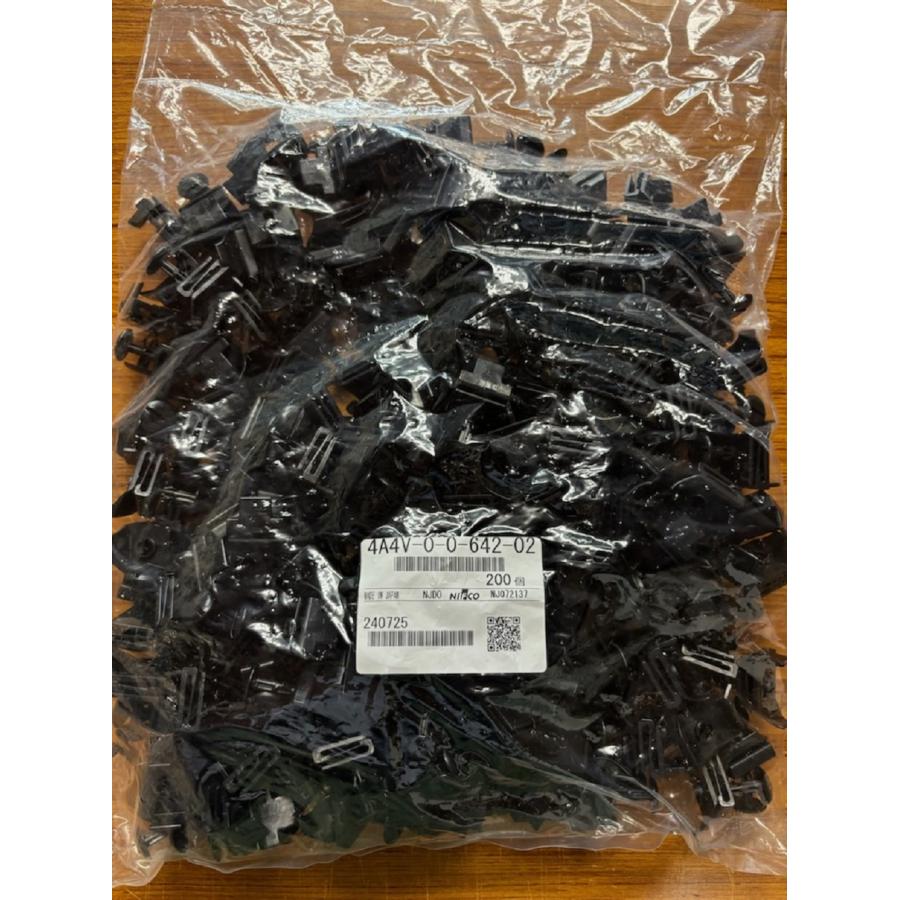 内張クリップ 48個入 タイヤハウス 純正 プッシュリベット ダイハツ