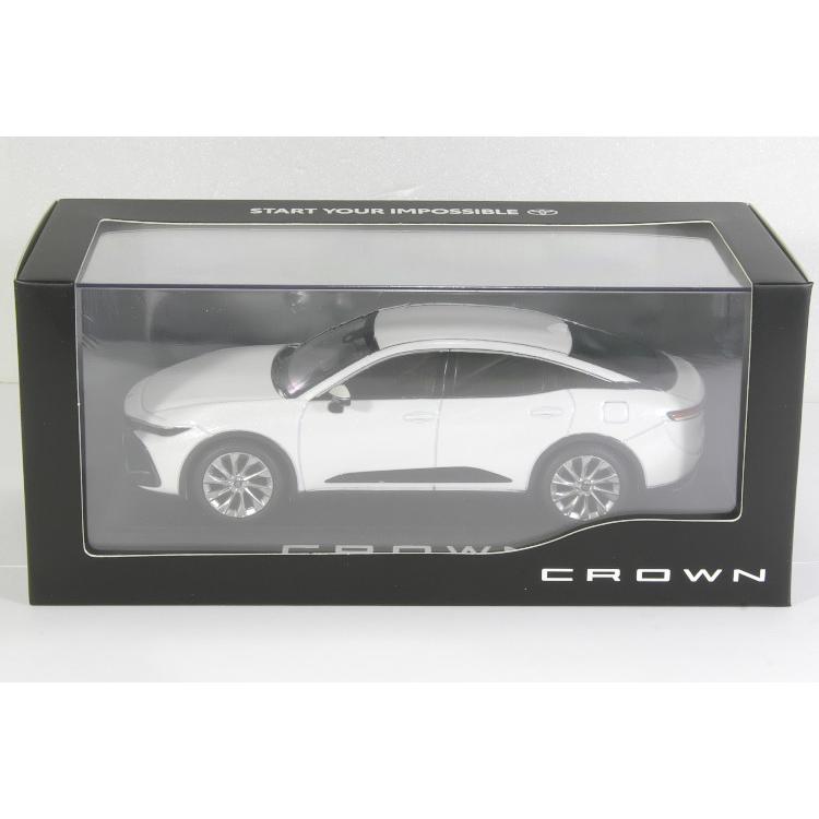 トヨタ特注 1/30 新型 クラウンクロスオーバー 2022 カラーサンプル