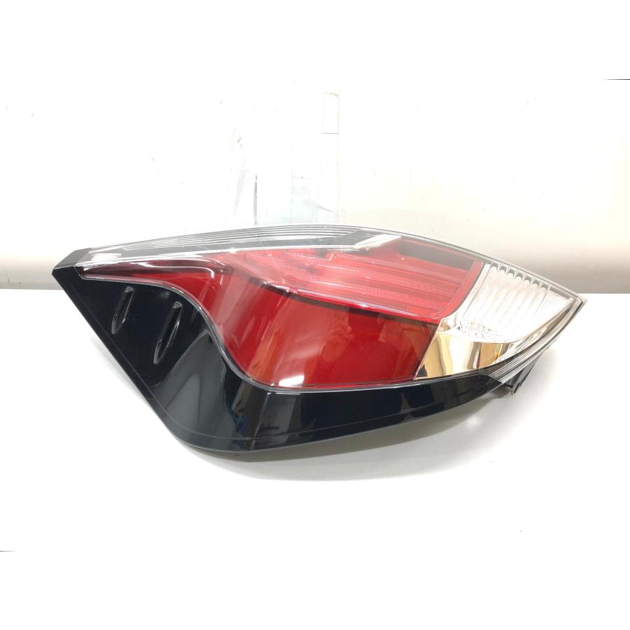 トヨタ アクア NHP10 中期 純正 テールランプ 左 81551-52D01