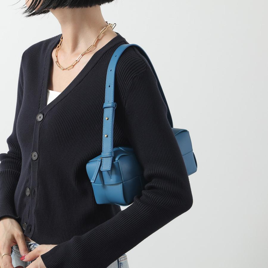 BOTTEGA VENETA（ボッテガ・ヴェネタ） ハンドバッグ SMALL BRICK