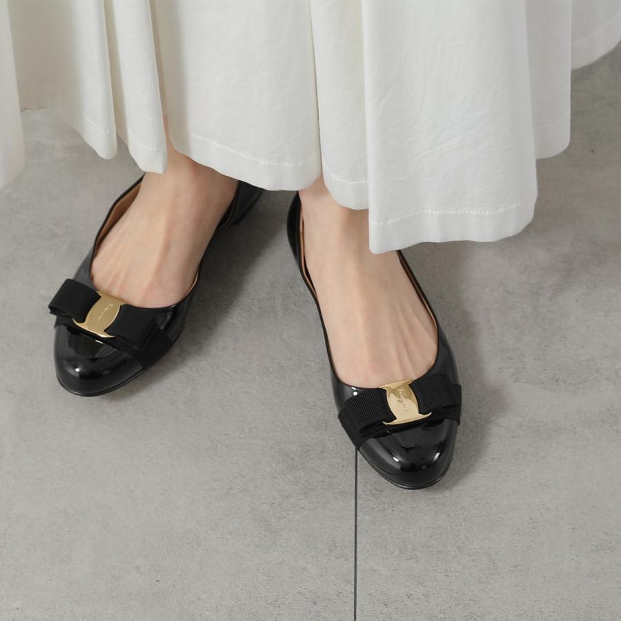 FERRAGAMO（フェラガモ） パンプス VARINA ヴァリナ 01 A181