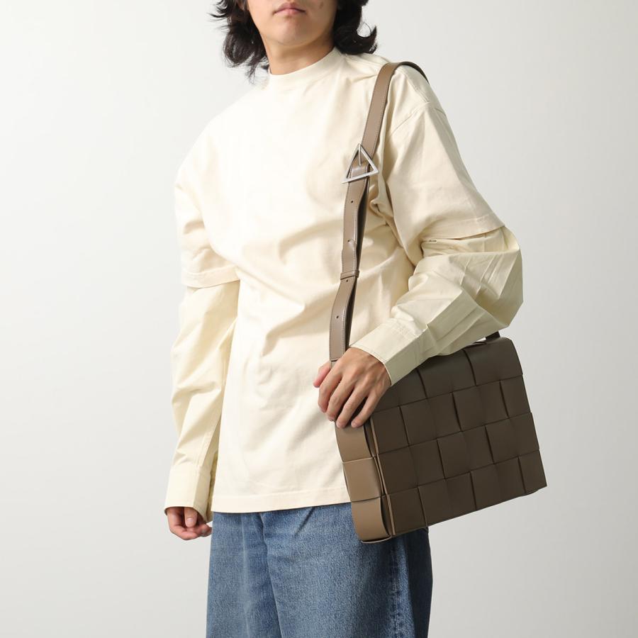 BOTTEGA VENETA（ボッテガ・ヴェネタ） ショルダーバッグ CASSETTE