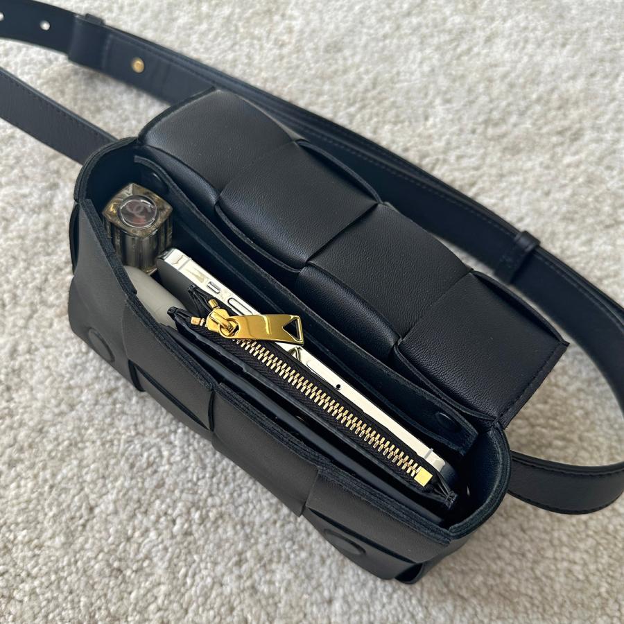 BOTTEGA VENETA（ボッテガ・ヴェネタ） ボディバッグ カセット 668572