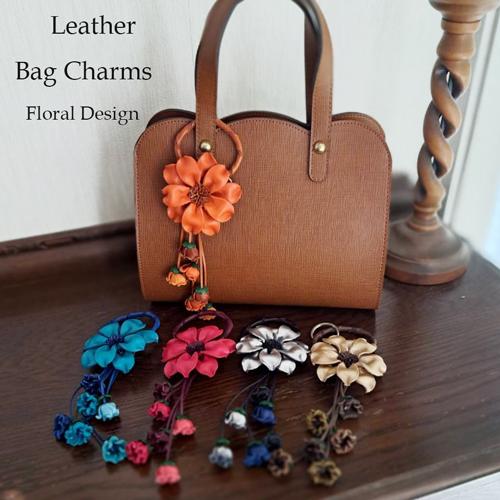 レザーバッグチャーム フラワーB 本革キーホルダー 大人かわいい