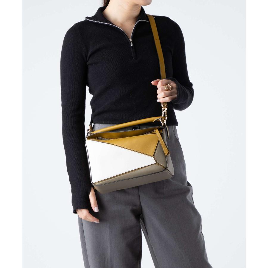 お値引き中‼︎】LOEWE スクエアバケットバック スモール お値引き中