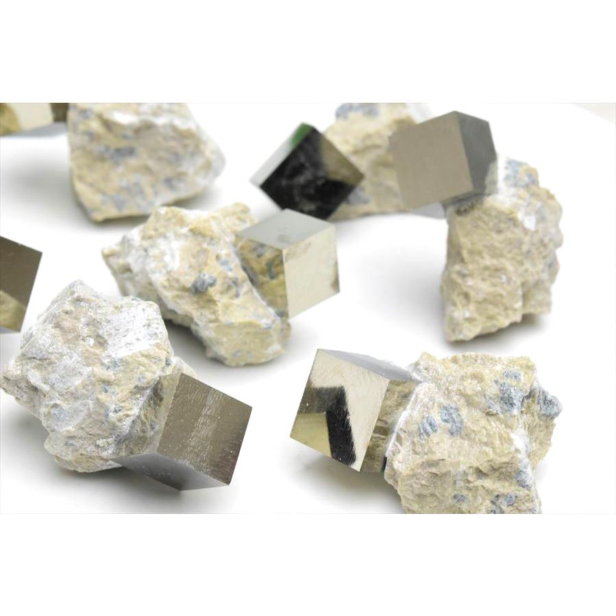 パイライト 結晶 母岩付き キュービックパイライト 原石 種類お任せ