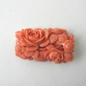 日本・高知産赤珊瑚の桜の彫り 帯留め兼ブローチ/K18 /帯/着物/和装