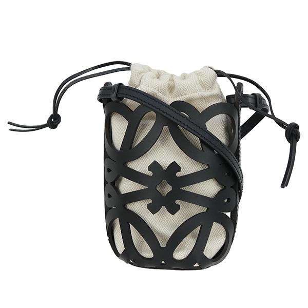 LOEWE（ロエベ） ショルダーバッグ アナグラム カットアウト ポケット