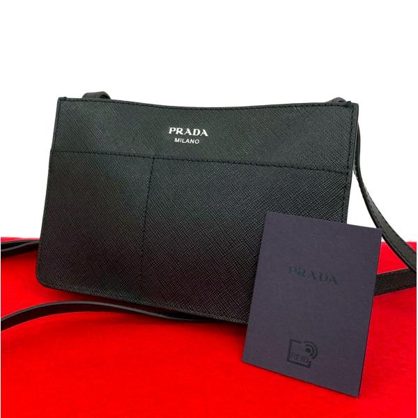 PRADA（プラダ） 極 美品 希少品 ロゴ 金具 サフィアーノ レザー 本革