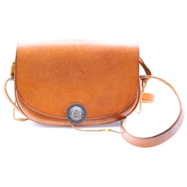 goro's（ゴローズ） 金メタルフラワーコンチョ付き サドルレザー