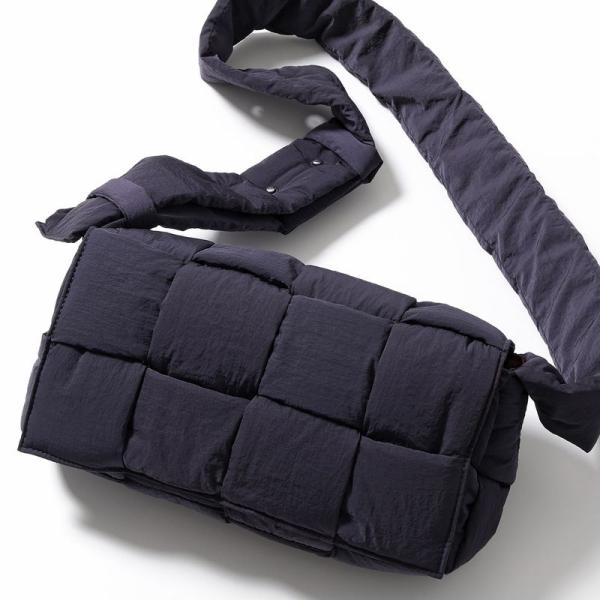 BOTTEGA VENETA（ボッテガ・ヴェネタ） ショルダーバッグ CASSETTE