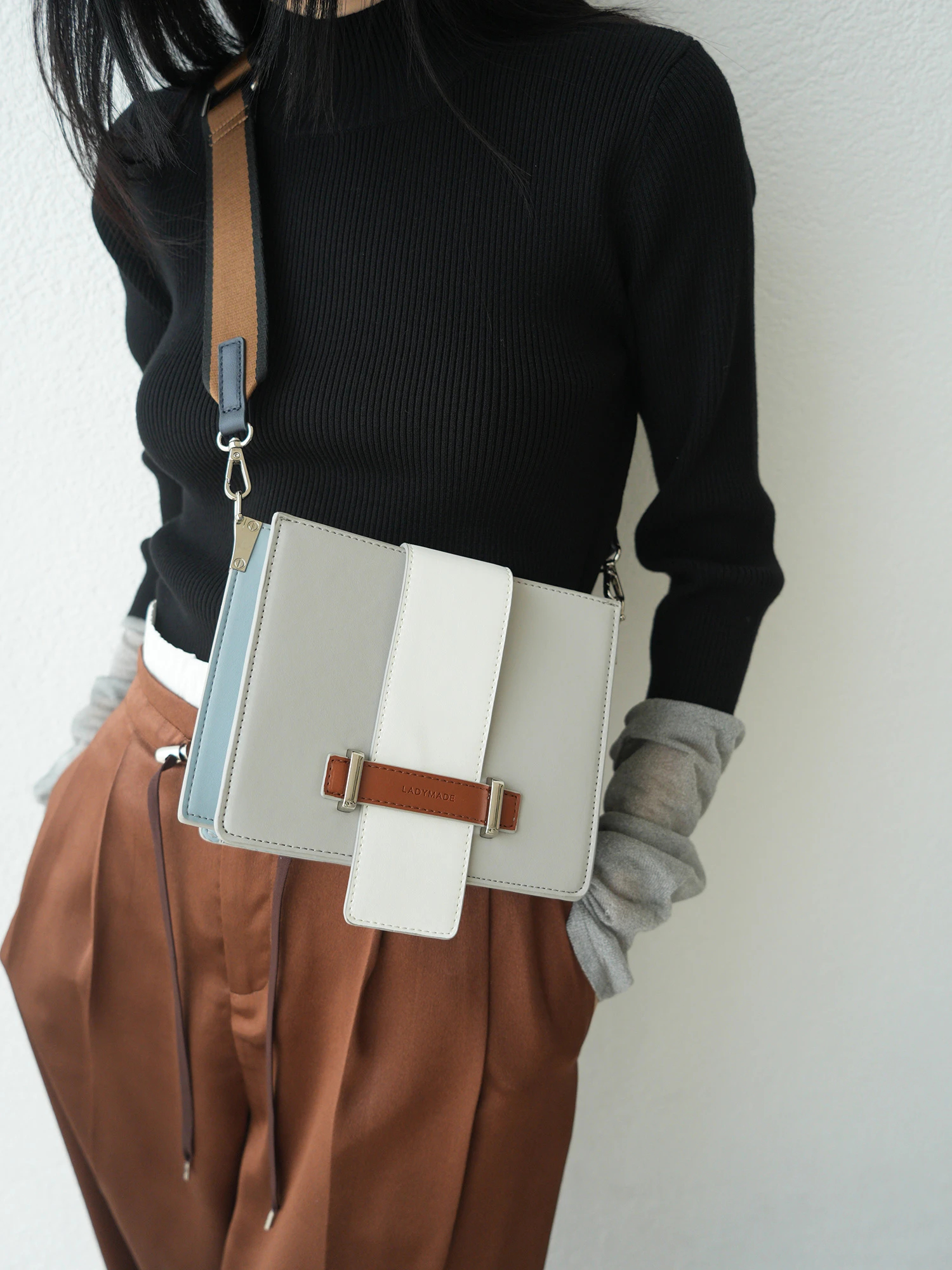 LADYMADE（レディメイド）｜ 2WAYベルトスクエアショルダーバッグ