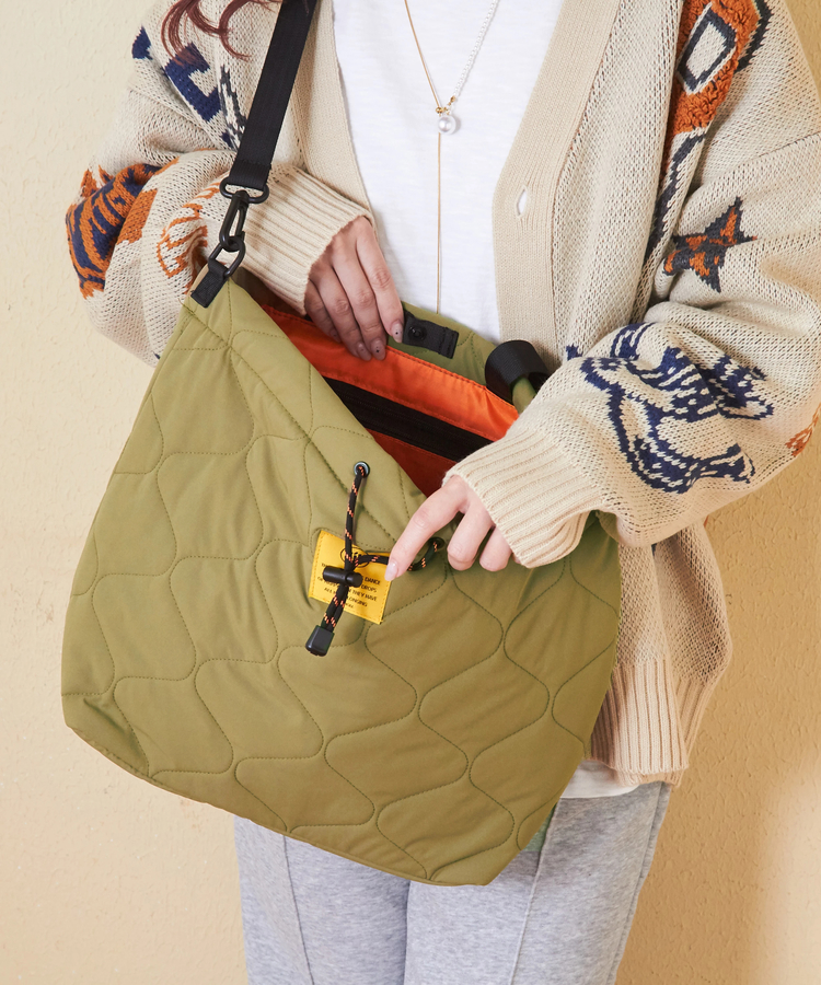 冬クリアランス】KiU (キウ) パデッド トート バッグ｜ファッション