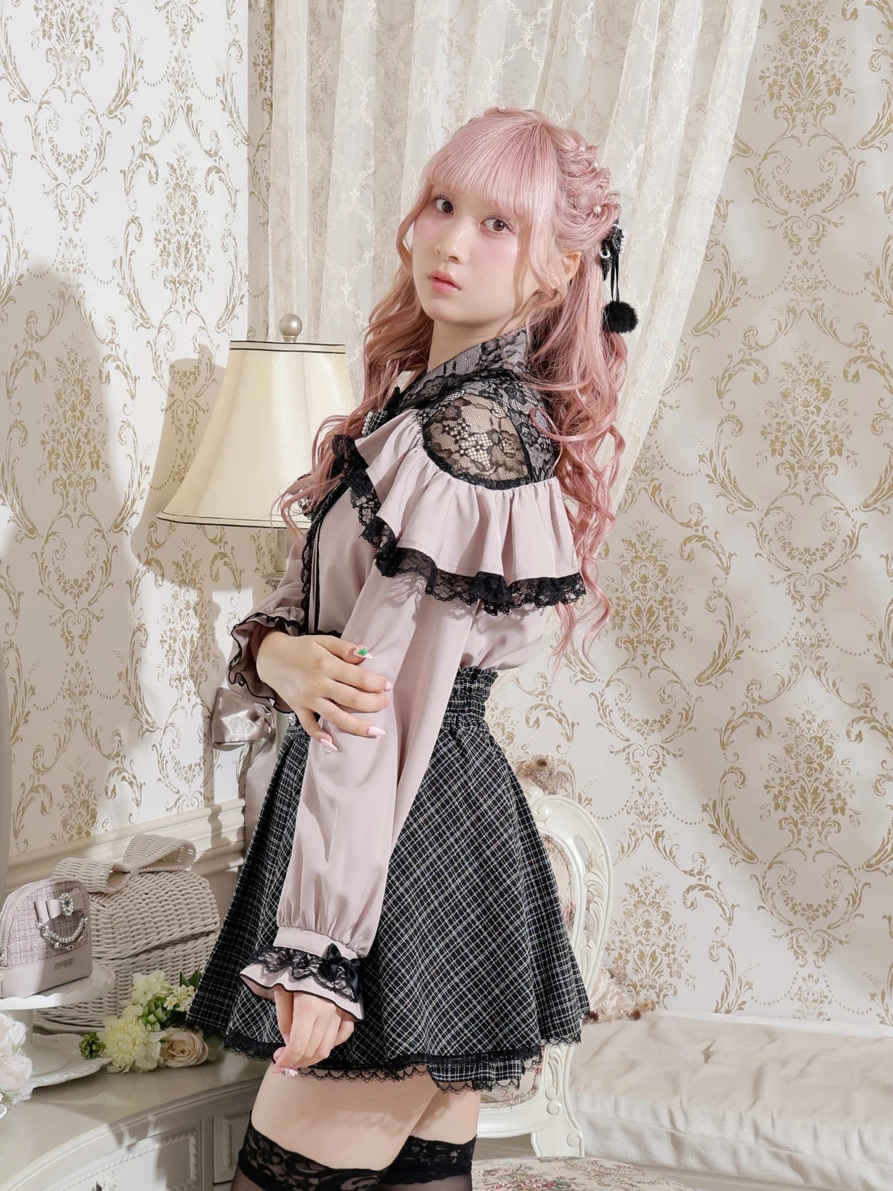 ツイードリボンケープフリルオープンショルダーブラウス（シャツ